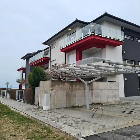 Medea A Vizparton Apartamento