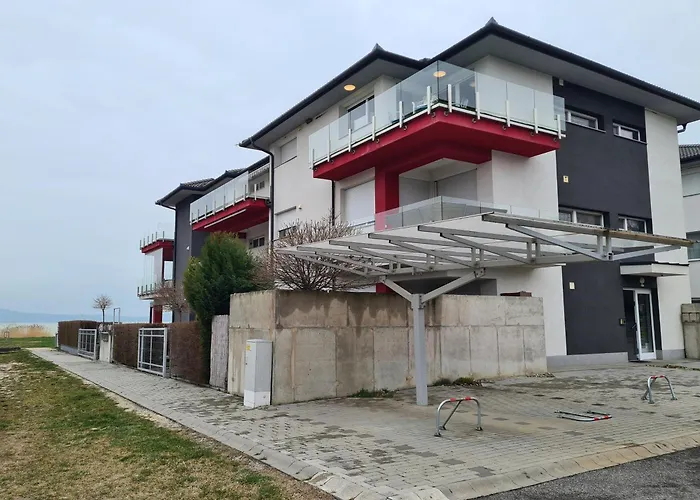 Medea A Vizparton Apartamento