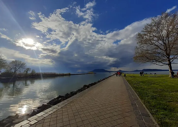 Medea A Vizparton Apartamento Fonyód